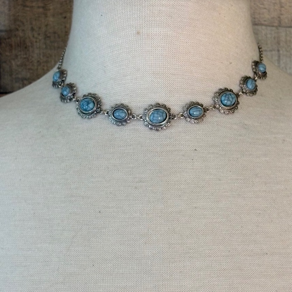 Silver Tone Faux Turquoise Scalloped Sunburst Choker Necklace Adjustable